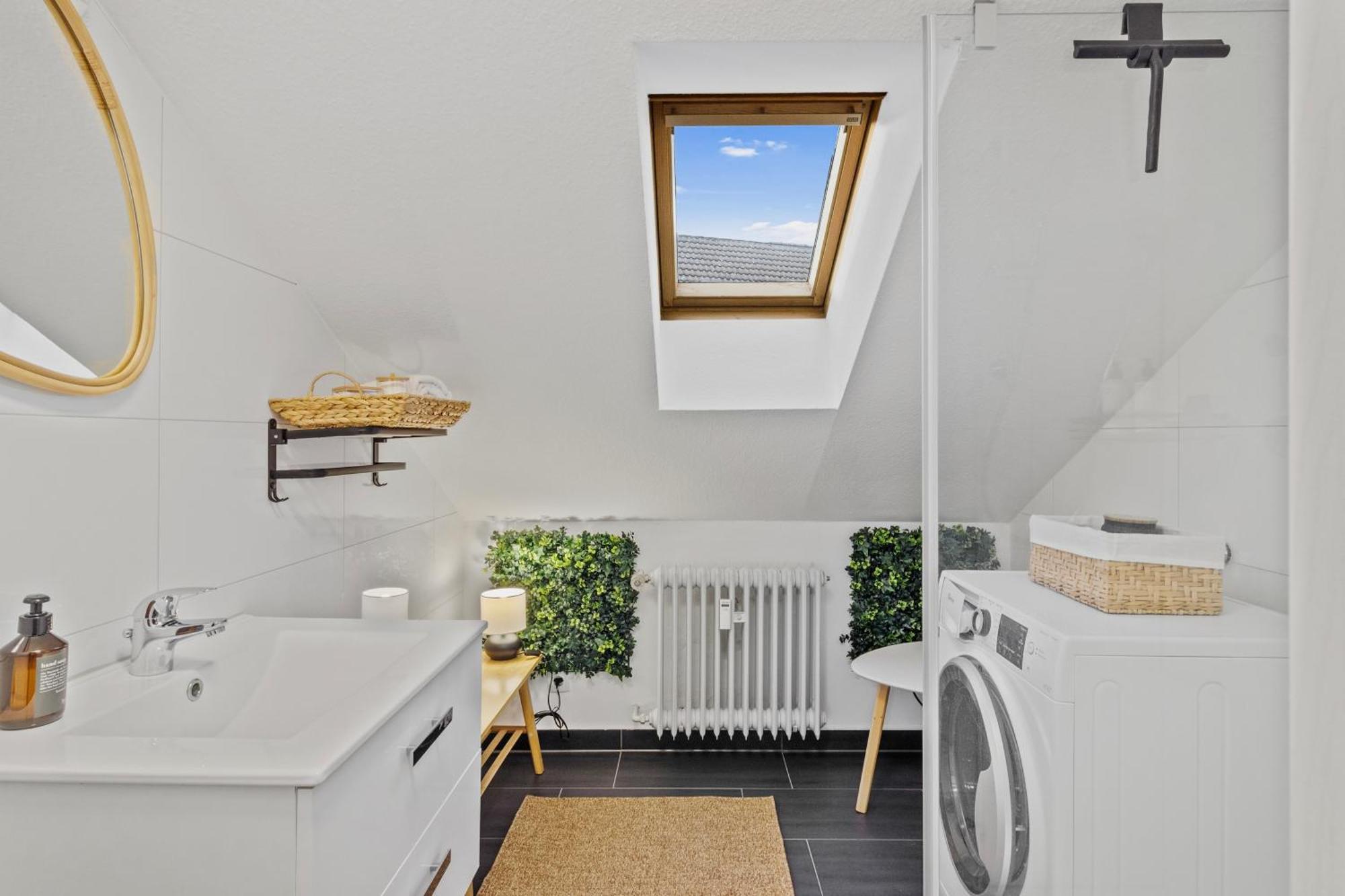 Upper Room: Apartment Mit Exklusiver Ausstattung-Ausblick Auf Weinberge&Mandelbluetenpfad นอยชตัดท์ อัน แดร์ ไวน์ชตราเซอ ภายนอก รูปภาพ